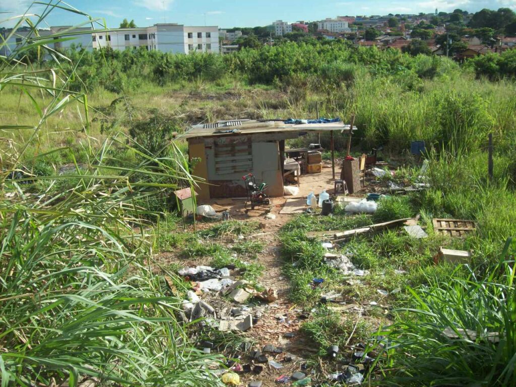 De lote vago à espaço comercial - Topázio Mall Alipio de Melo, Adotante da Praça dos Agricultores