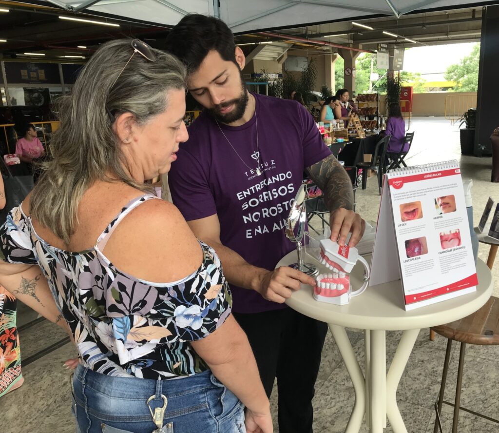 Movimento Outubro Rosa - POR ELAS